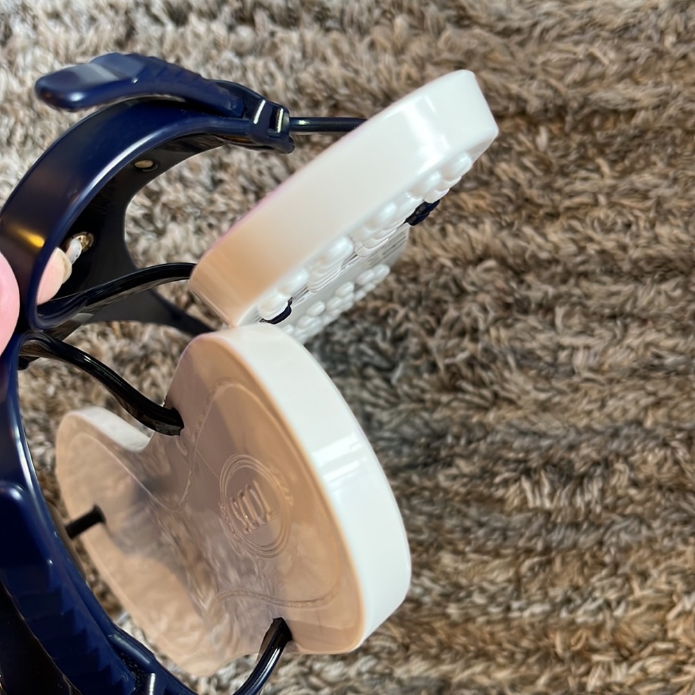 NWOB Tod’s Navy Blue/White T-Straps Thong Jelly Flat Sandals - Picture 10 of 16